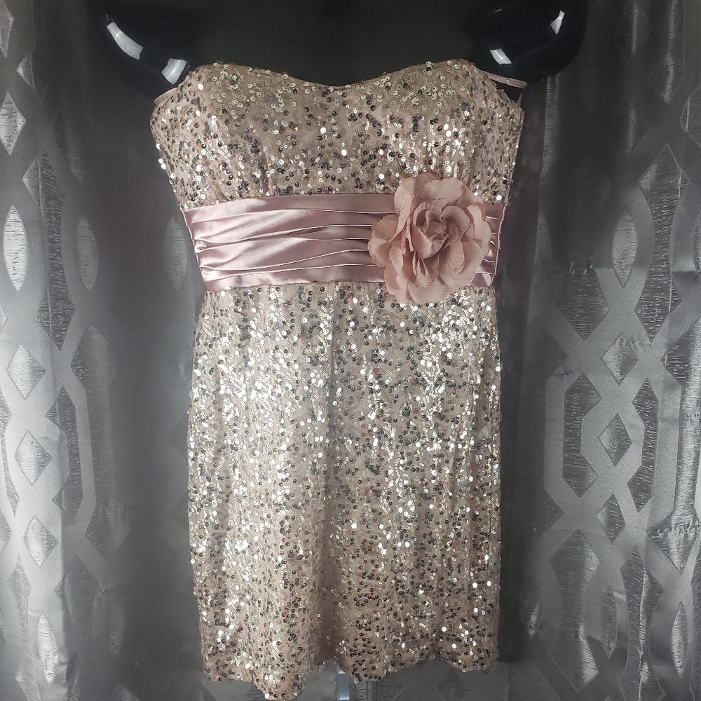 Pink short dress